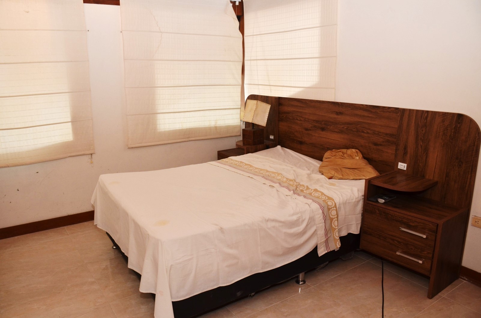 Casa en Entre 2do y 3er anillo Norte en Santa Cruz de la Sierra 5 dormitorios 4 baños 2 parqueos Foto 22