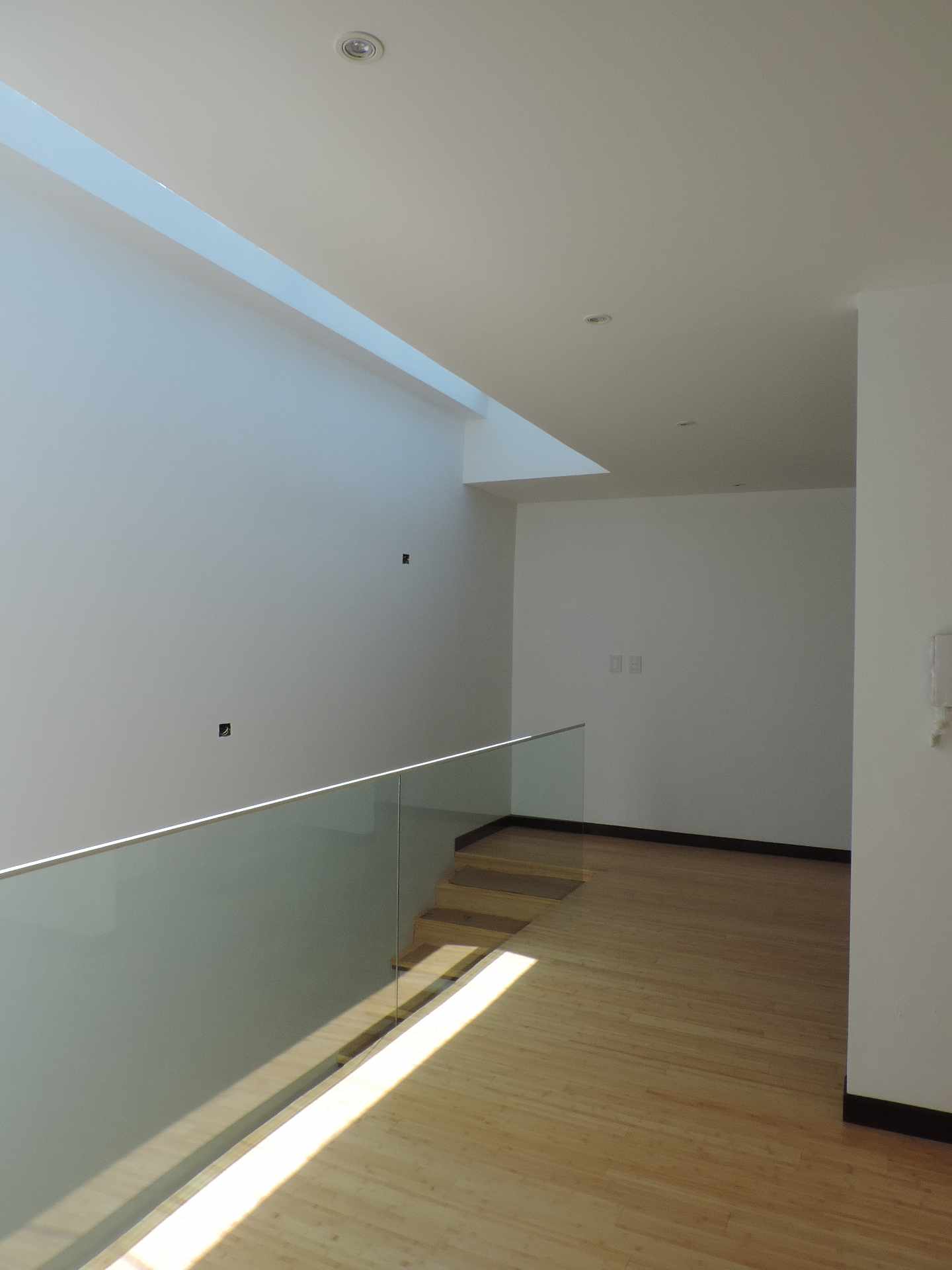 Casa Calle 4 y 7 Urbanización El PEDREGAL - Zona Alto Calacoto (Final Av. Costanera) Foto 4