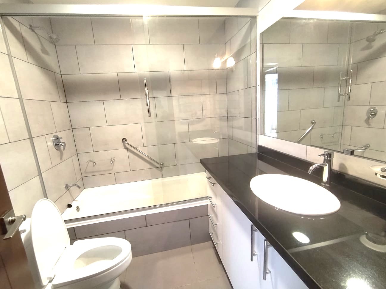 Departamento en AlquilerAVENIDA ARCE   -    LA PAZ  3 dormitorios 4 baños 1 parqueos Foto 28