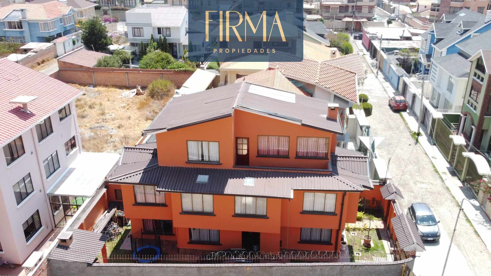 Casa en VentaCOMPRA TU CASA EN IRPAVI 4 dormitorios 4 baños 1 parqueos Foto 1