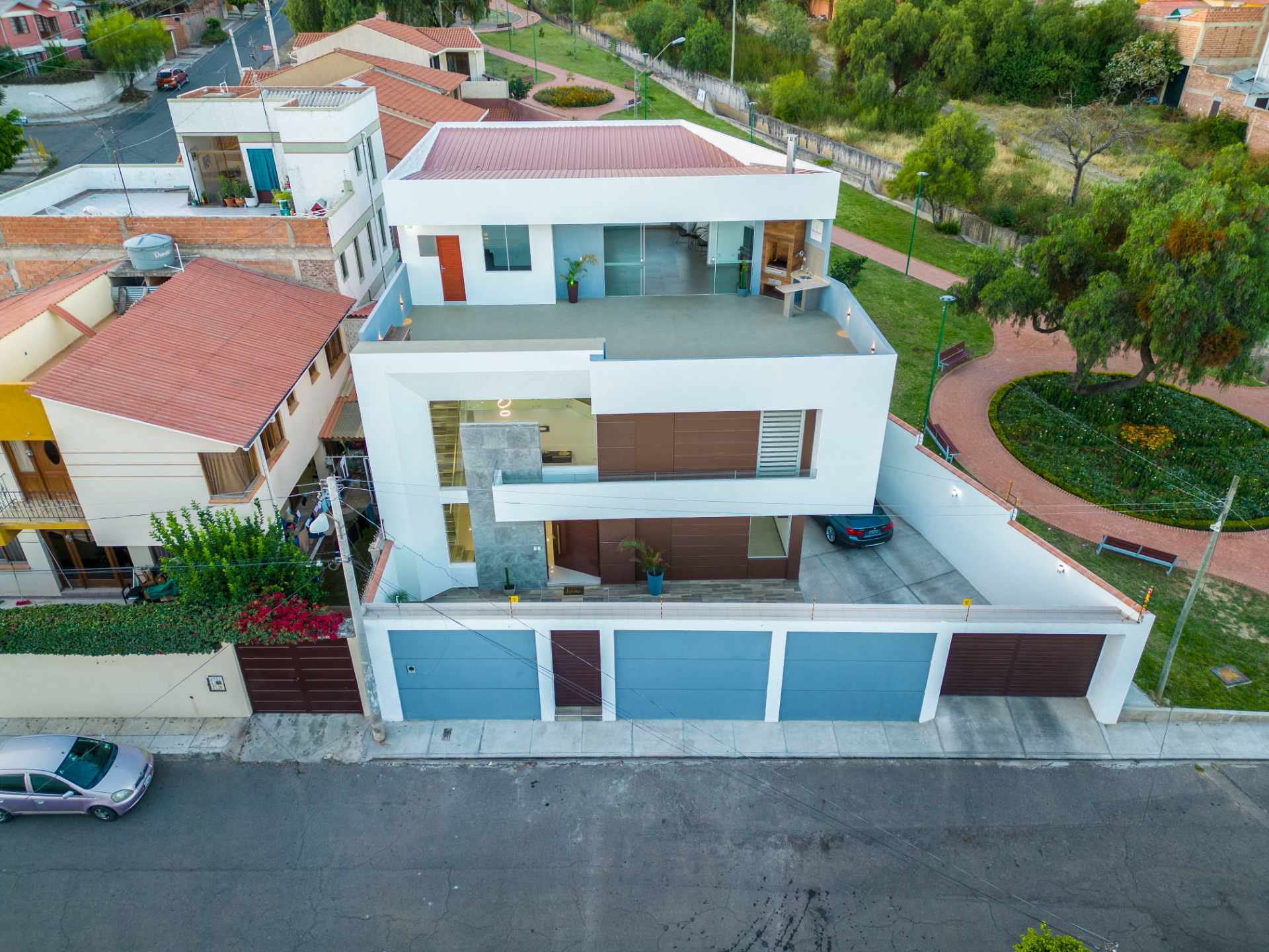 Casa Calle Begonia entre Av. Pando y Trinitaria Foto 43