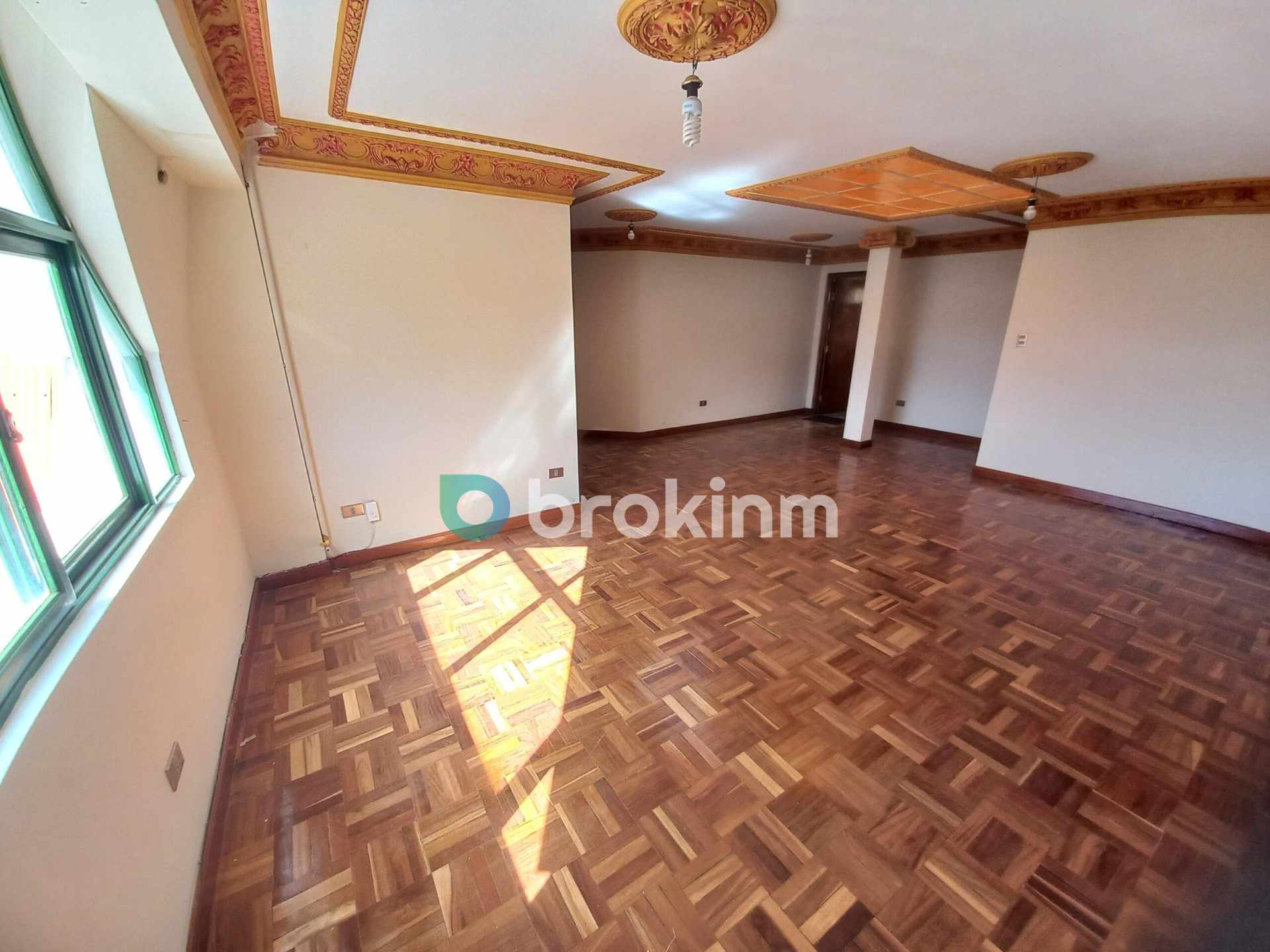 Departamento en Centro en La Paz 3 dormitorios 4 baños  Foto 2