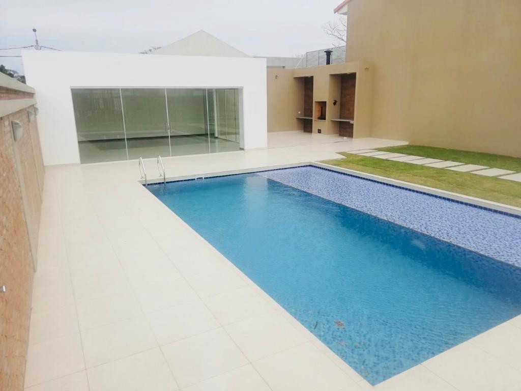 Casa en Entre 6to y 7mo anillo Oeste en Santa Cruz de la Sierra 3 dormitorios 3 baños 2 parqueos Foto 17