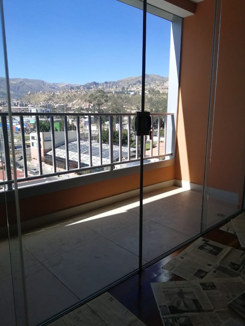 Departamento en Calacoto en La Paz 2 dormitorios 2 baños 1 parqueos Foto 8