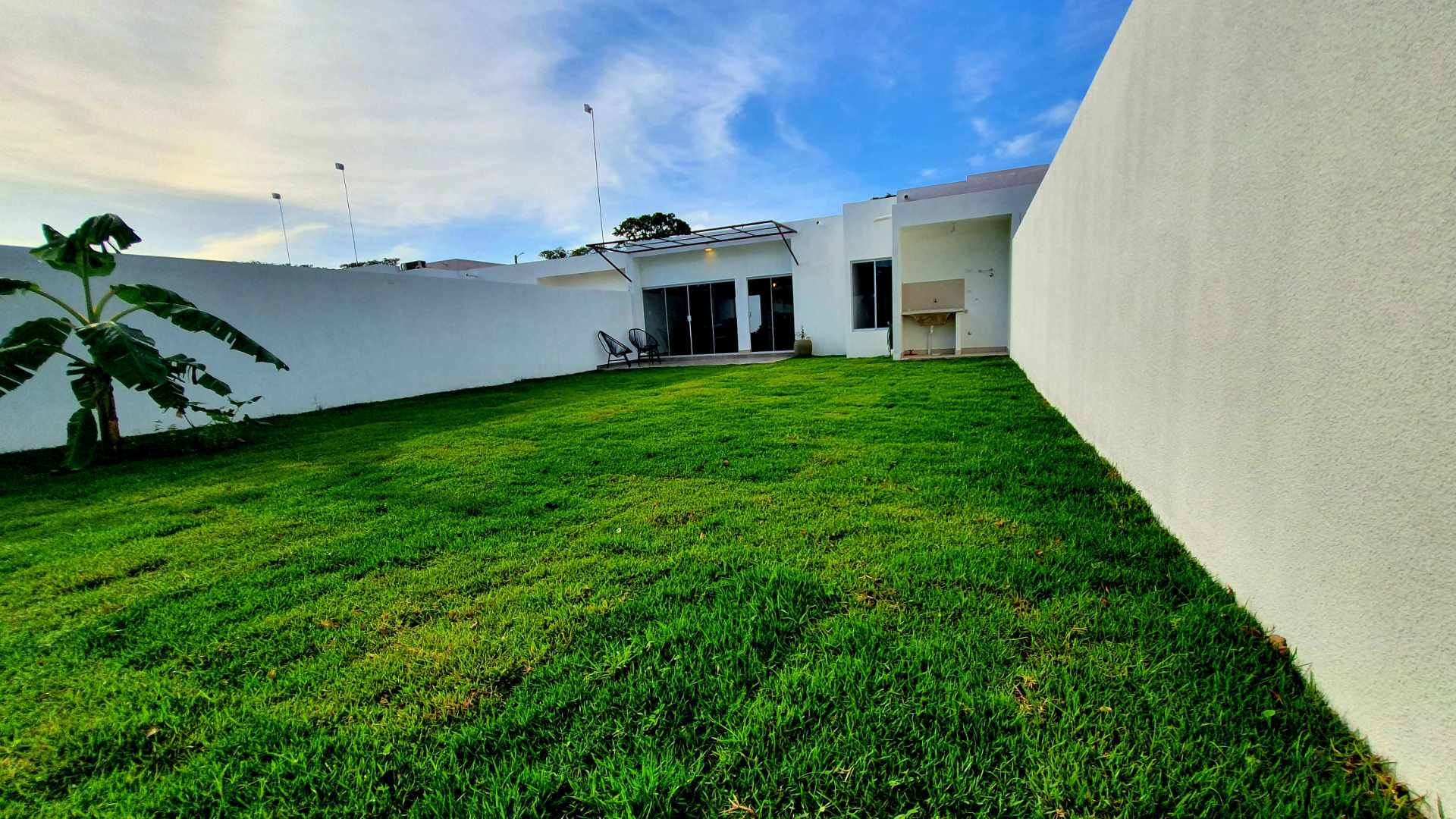 Casa en Carretera Norte en Santa Cruz de la Sierra 3 dormitorios 3 baños 2 parqueos Foto 3