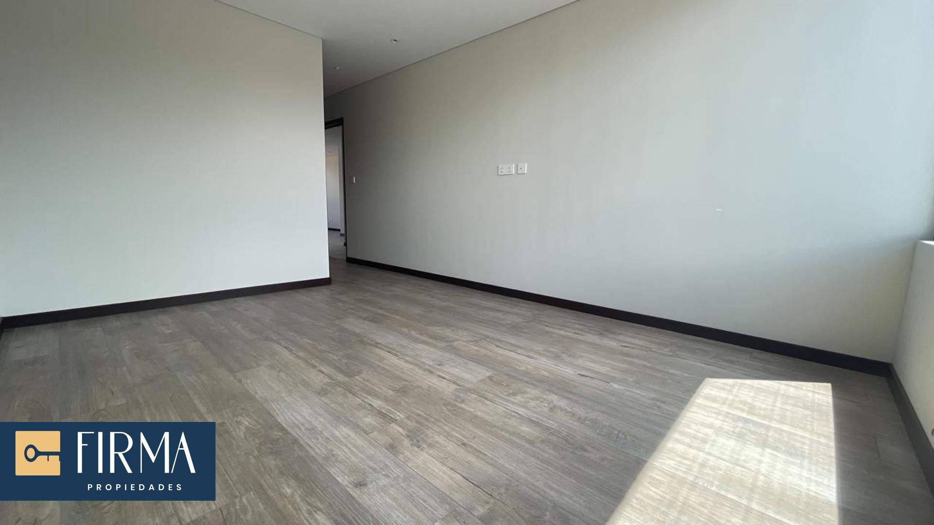 Departamento en AlquilerDEPARTAMENTO EN ALQUILER, CALACOTO 2 dormitorios 2 baños 1 parqueos Foto 5