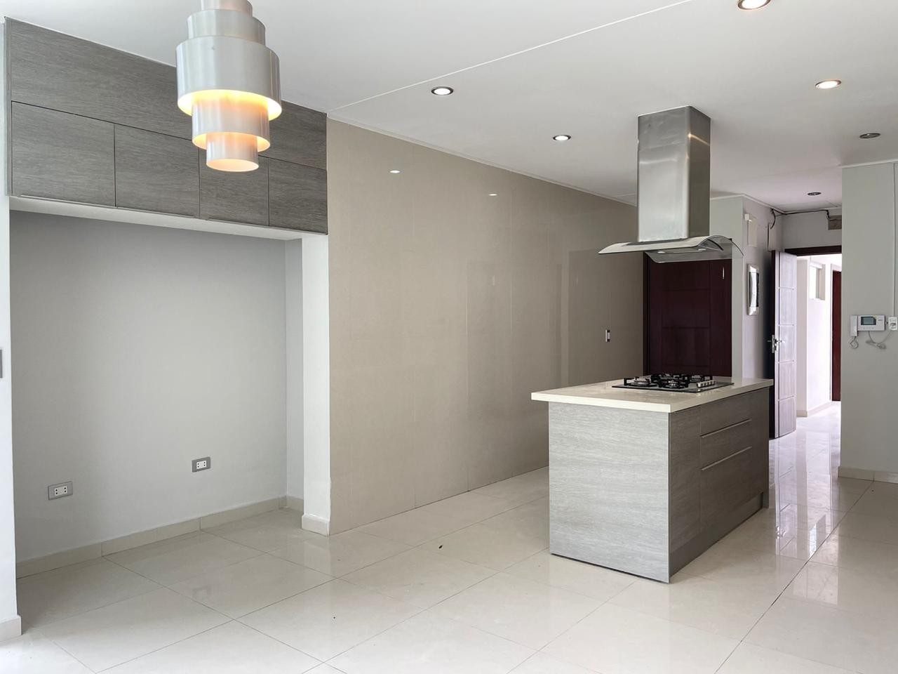 Casa en Entre 3er y 4to anillo Oeste en Santa Cruz de la Sierra 4 dormitorios 6 baños 4 parqueos Foto 31