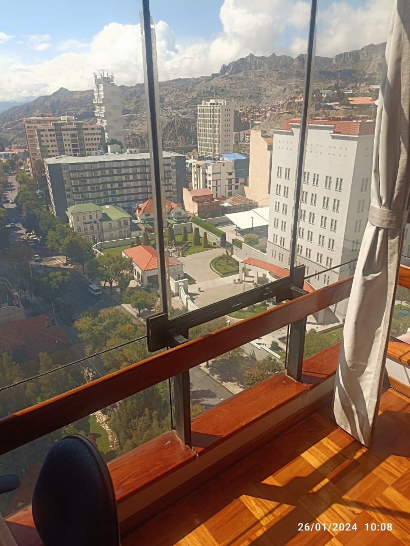 Departamento en San Jorge en La Paz 2 dormitorios 3 baños 1 parqueos Foto 2