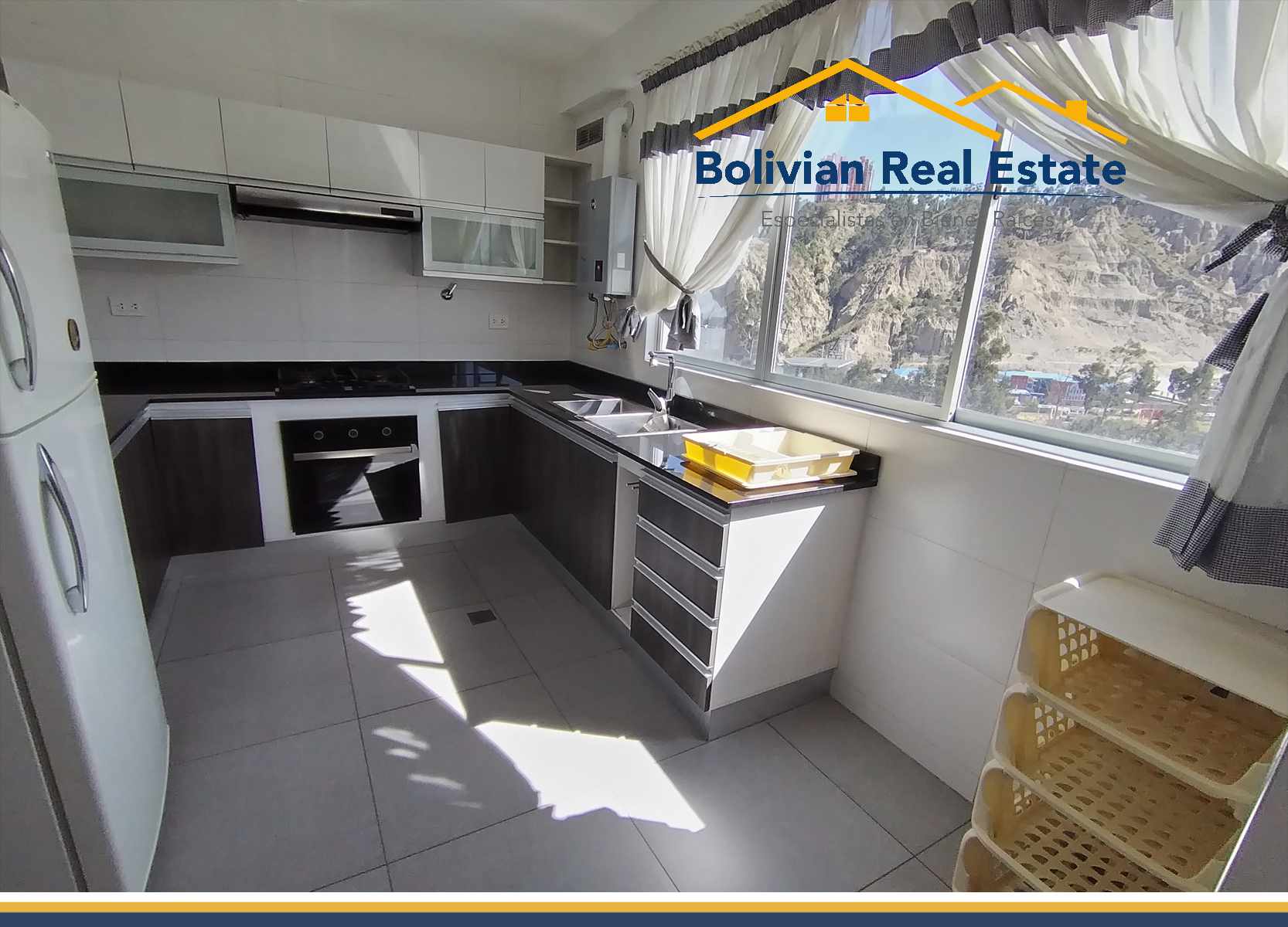 Departamento CALACOTO AV. BALLIVIAN, DEPARTAMENTO AMOBLADO  Foto 3