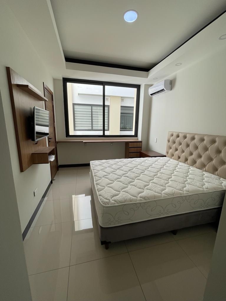 Departamento Equipetrol, diagonal Manzana 40 Foto 8