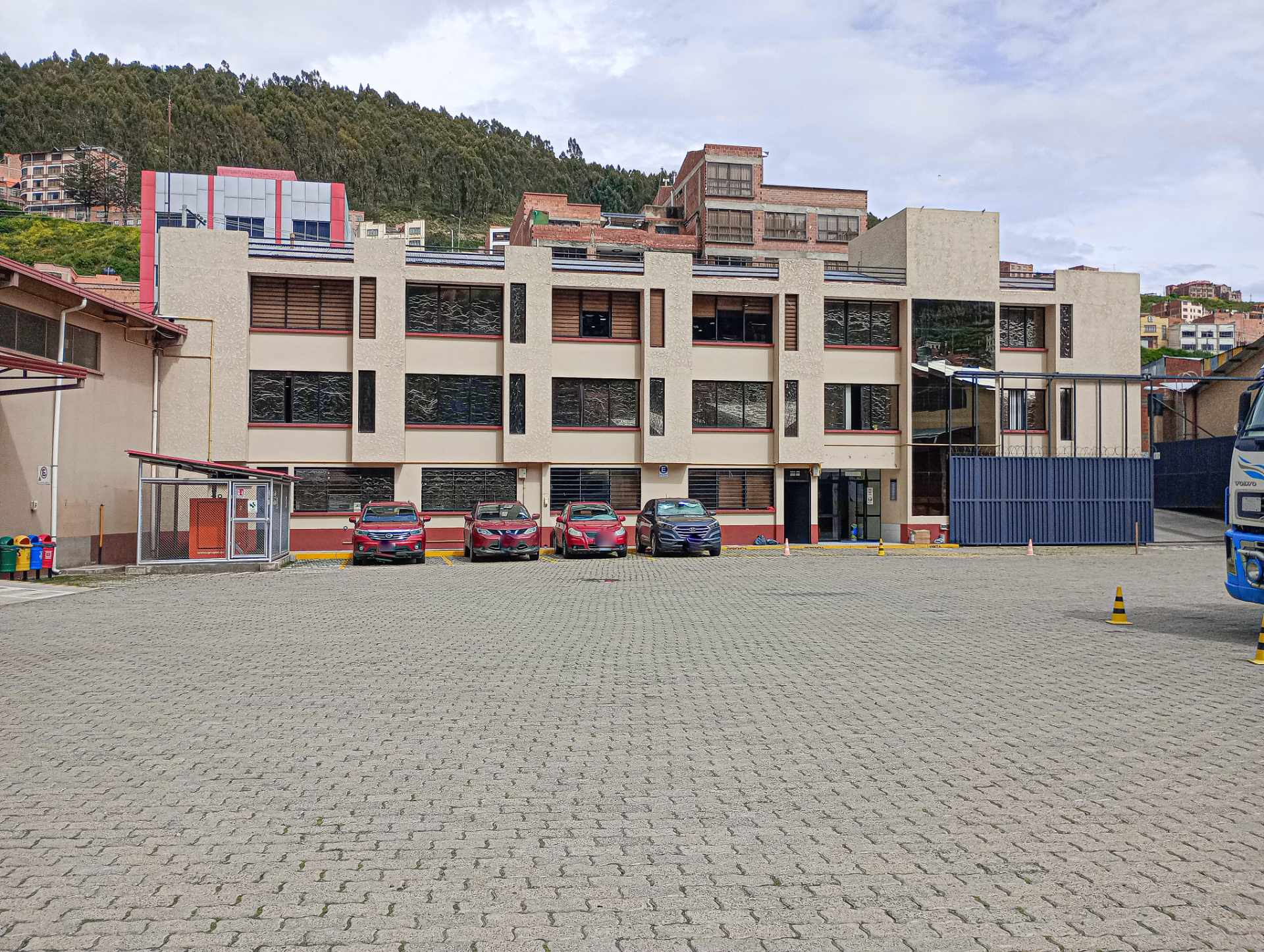 Galpón en Achachicala en La Paz    Foto 2