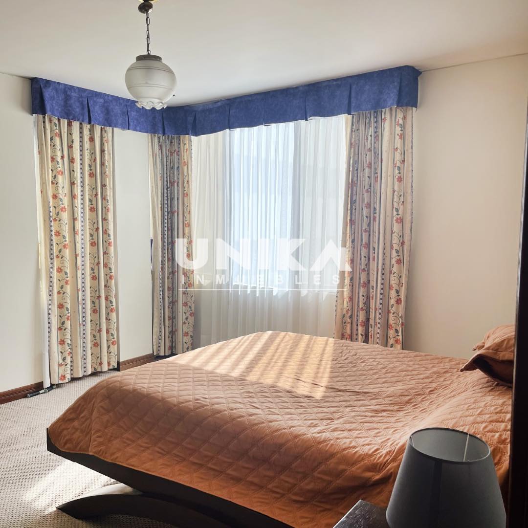 Departamento en Alquiler☀️🏢 LLENO DE SOL EN ALQUILER CERCA AL BOSQUE DEPARTAMENTO AMOBLADO EN CALACOTO 3 dormitorios 4 baños 1 parqueos Foto 4