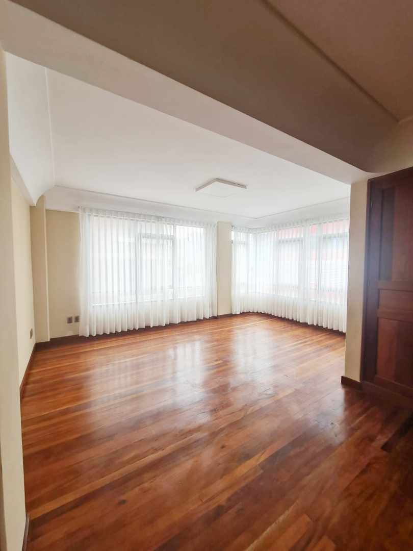 Oficina en AlquilerCALACOTO - ZONA SUR DE LA PAZ Foto 21