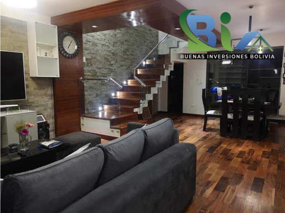 Casa en Queru Queru en Cochabamba 4 dormitorios 5 baños 2 parqueos Foto 21