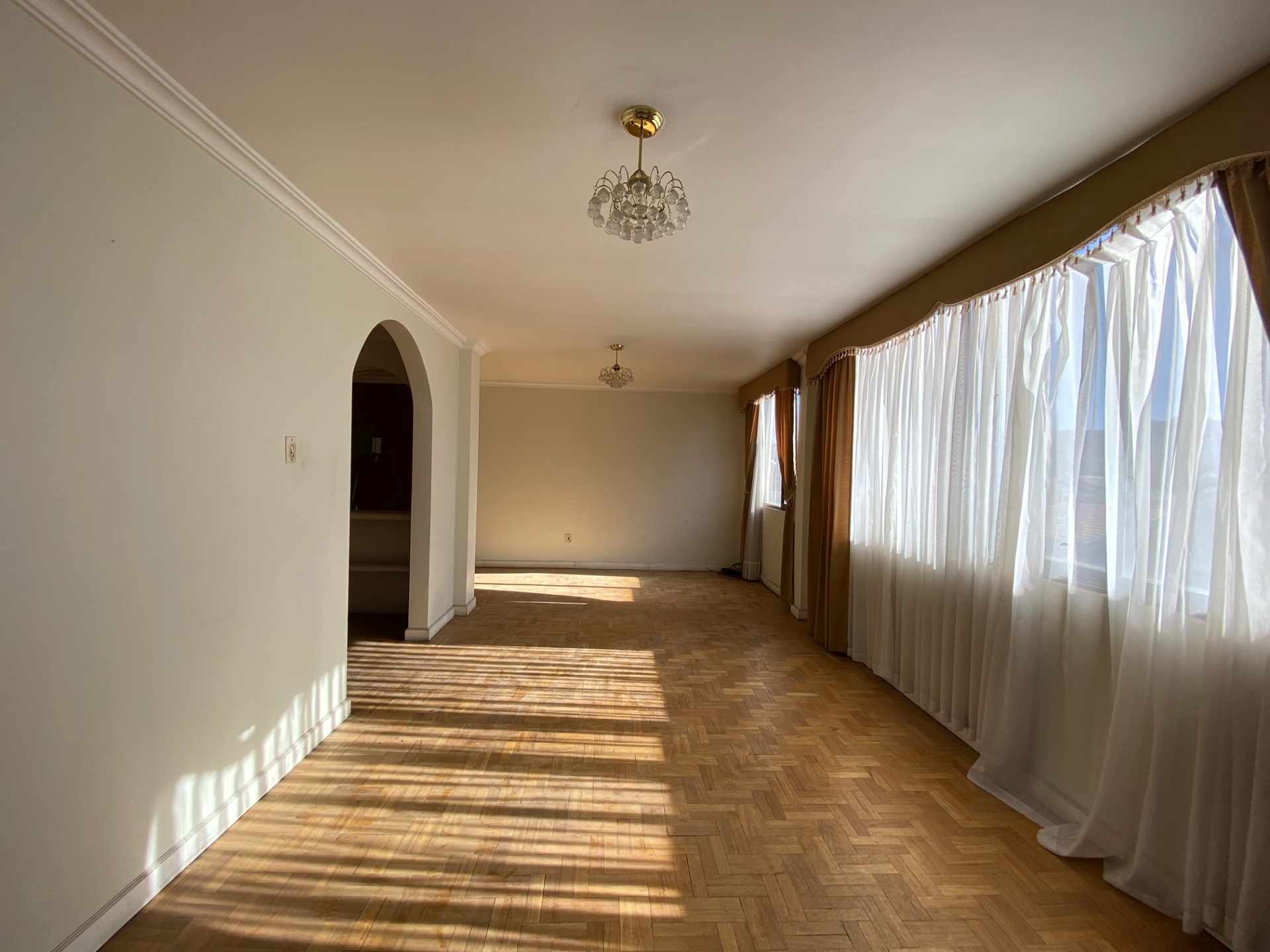 Departamento en Achumani en La Paz 3 dormitorios 2 baños 1 parqueos Foto 1