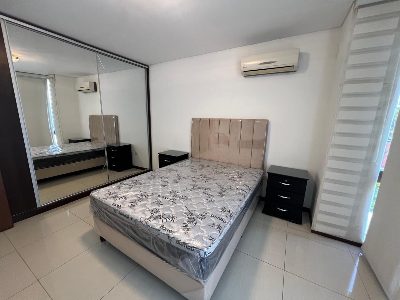 En Alquiler a $us 1,800 Foto 8