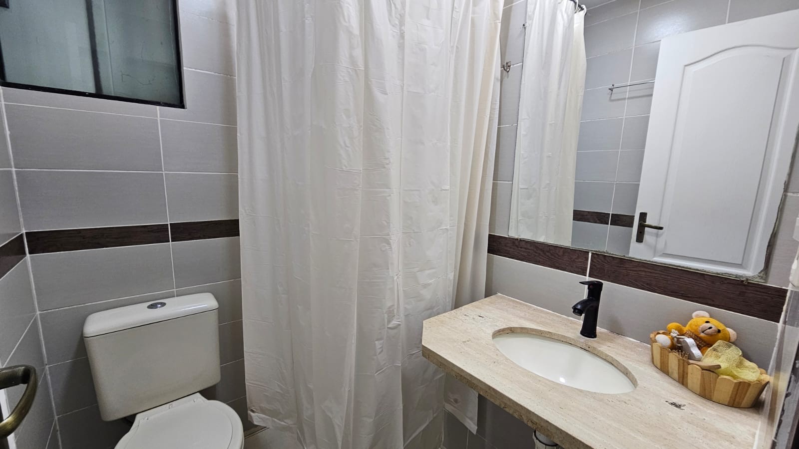 Departamento en AlquilerEn Equipetrol hermoso departamento de 2 dormitorios en condominio  2 dormitorios 1 baños 1 parqueos Foto 7