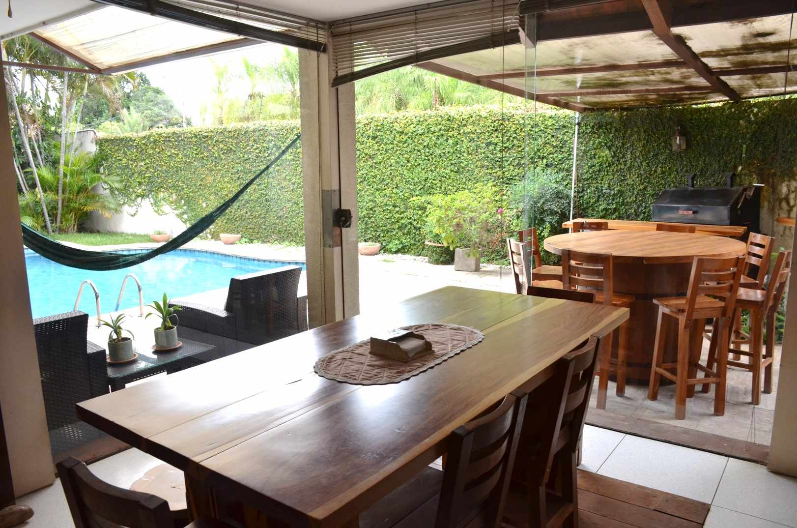 Casa en Entre 2do y 3er anillo Norte en Santa Cruz de la Sierra 5 dormitorios 4 baños 2 parqueos Foto 11