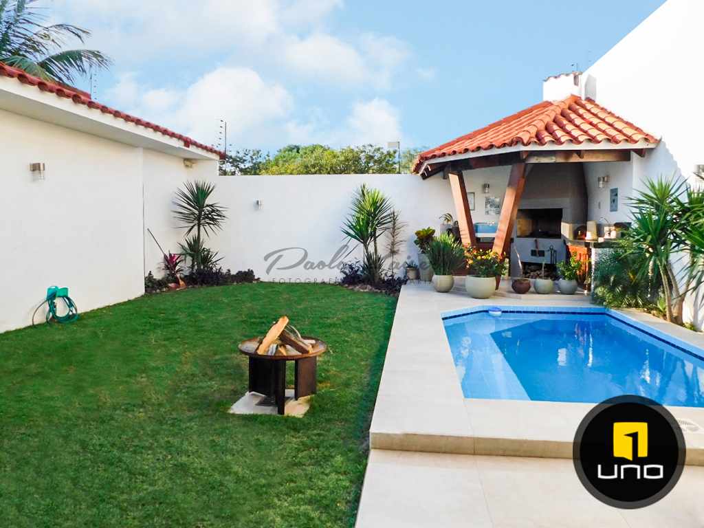 Casa en Carretera Norte en Santa Cruz de la Sierra 4 dormitorios 4 baños 4 parqueos Foto 3