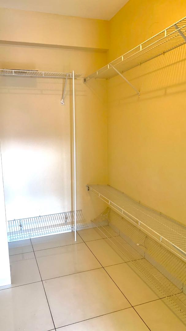 Departamento en AlquilerAV. ALEMANA entre 4to. Y 5to. anillo 4 dormitorios 3 baños 1 parqueos Foto 4