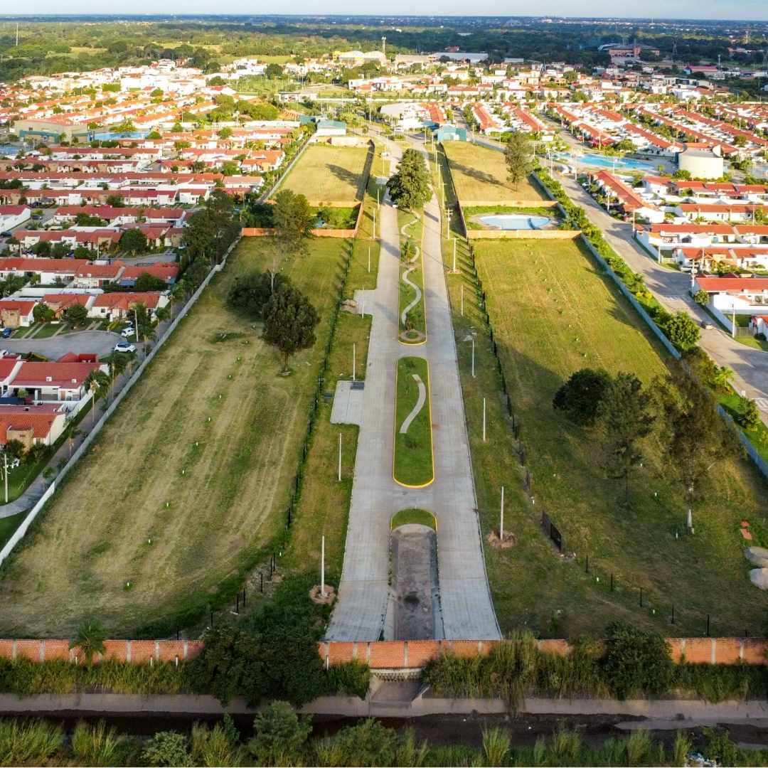 Terreno en VentaAv Internacional G77     Foto 7
