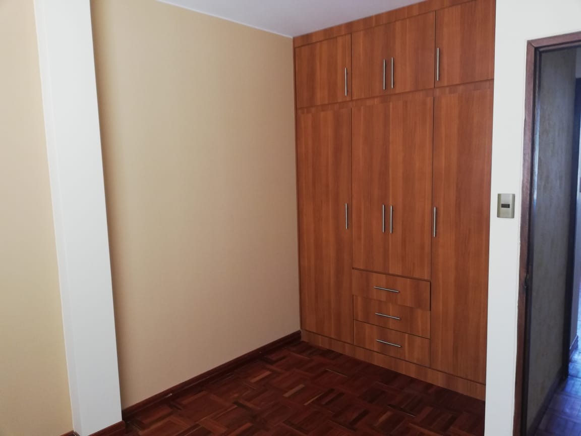 Departamento en AnticréticoDEPARTAMENTO EN ANTICRETICO Av. Quintanilla Zuazo, Calle Eugenio Patiño. Pasaje Pacheco ( DAN 006), 3 dormitorios 2 baños  Foto 5