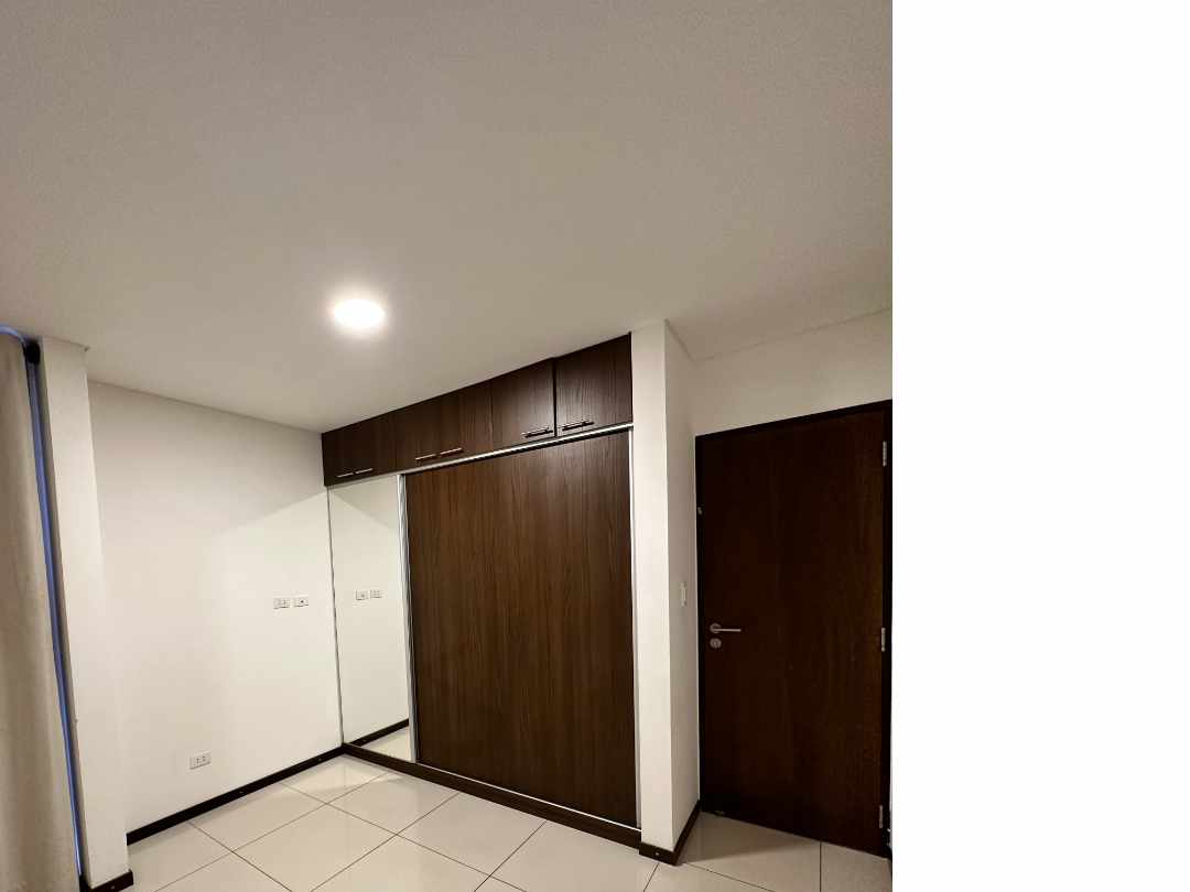 En Alquiler a $us 450 Foto 7