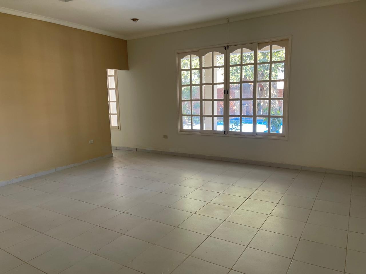 Casa en VentaAmplia y Hermosa casa de Una planta -  Zona Norte entre 6to y 7mo Anillo Foto 6