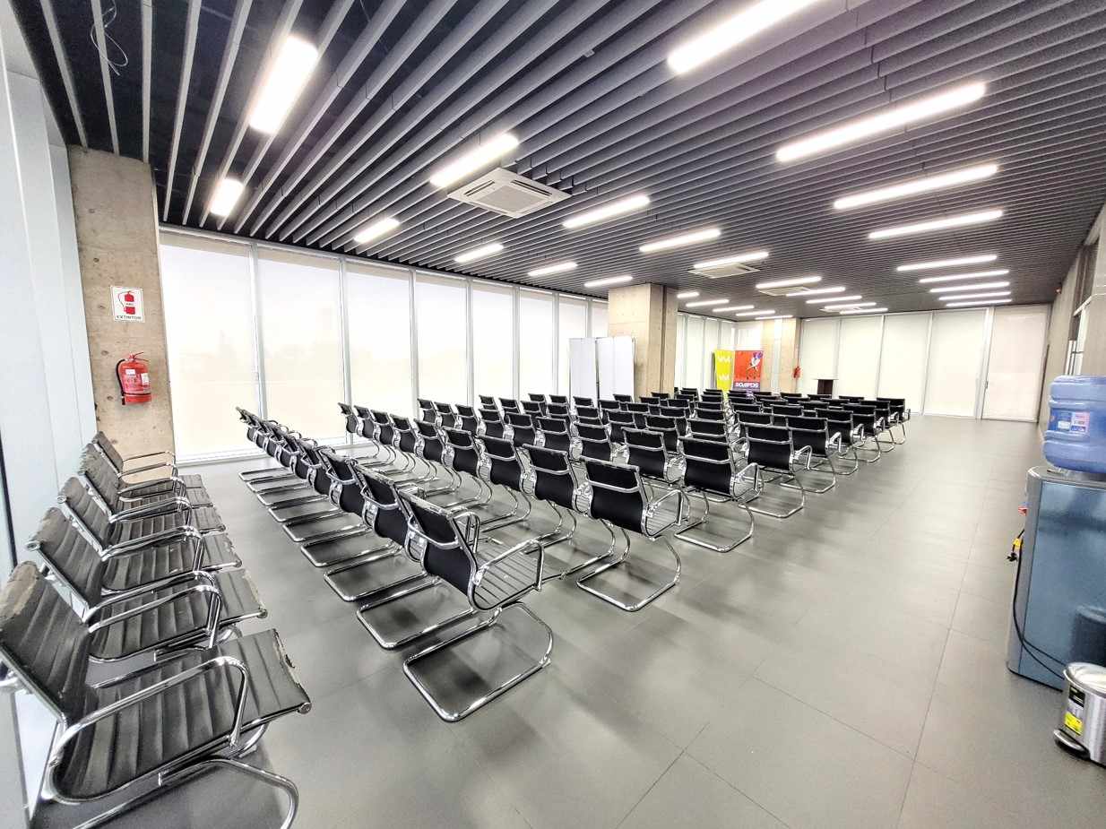 Oficina en Equipetrol en Santa Cruz de la Sierra 2 dormitorios 2 baños 1 parqueos Foto 12