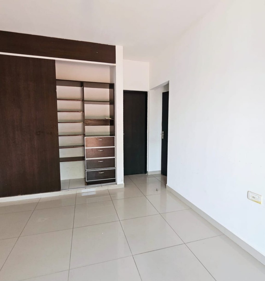 Departamento en Entre 3er y 4to anillo Oeste en Santa Cruz de la Sierra 2 dormitorios 2 baños  Foto 9