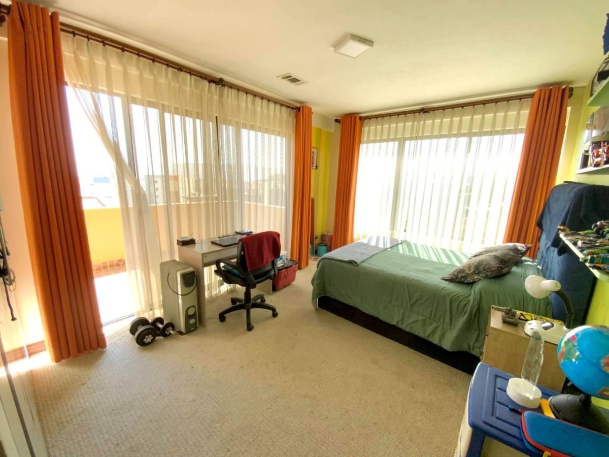 Casa en VentaLOMAS DE ACHUMANI 3 dormitorios 4 baños 2 parqueos Foto 13