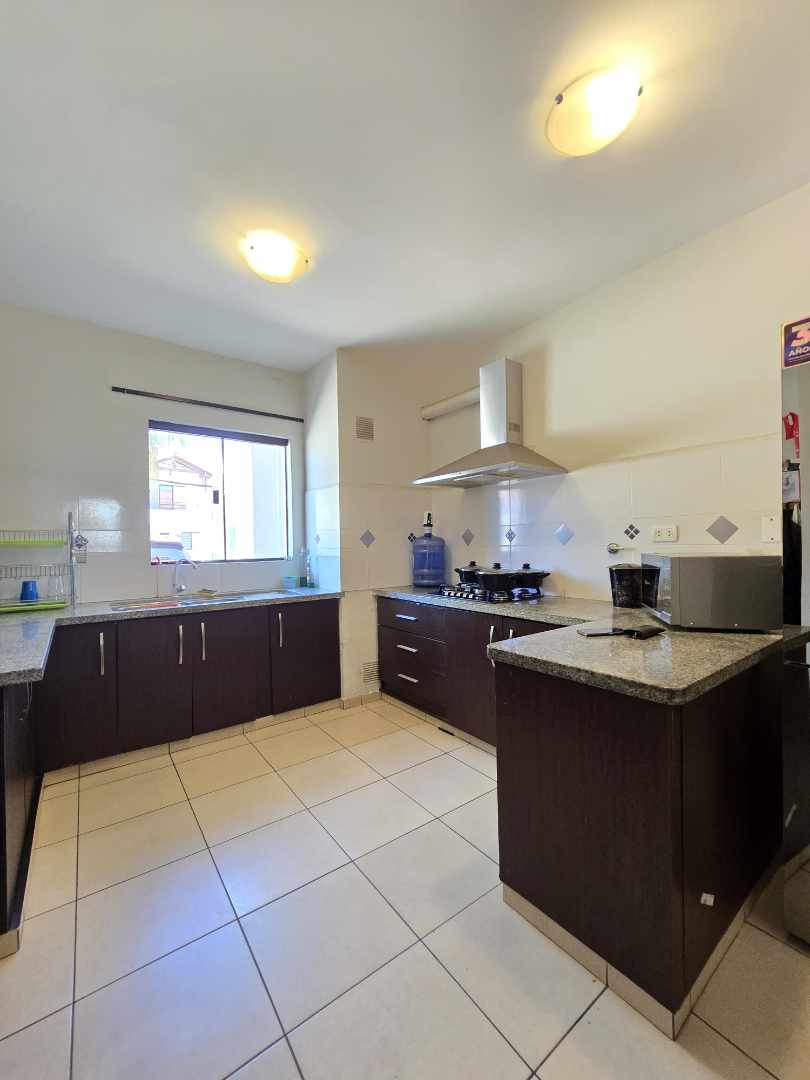 Casa en VentaZONA NORTE Km 8   1 /2 4 dormitorios 4 baños 2 parqueos Foto 27