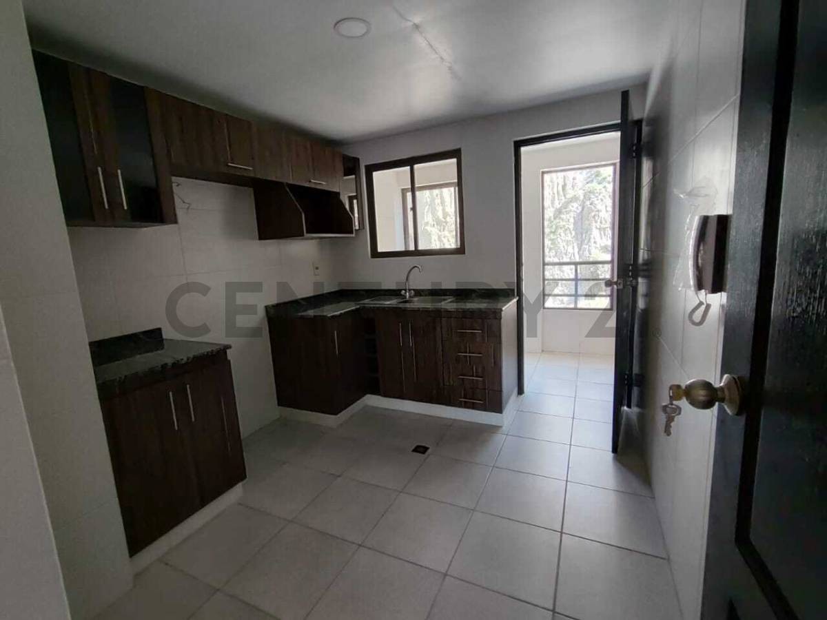 Departamento en Achumani en La Paz 3 dormitorios 4 baños 1 parqueos Foto 17