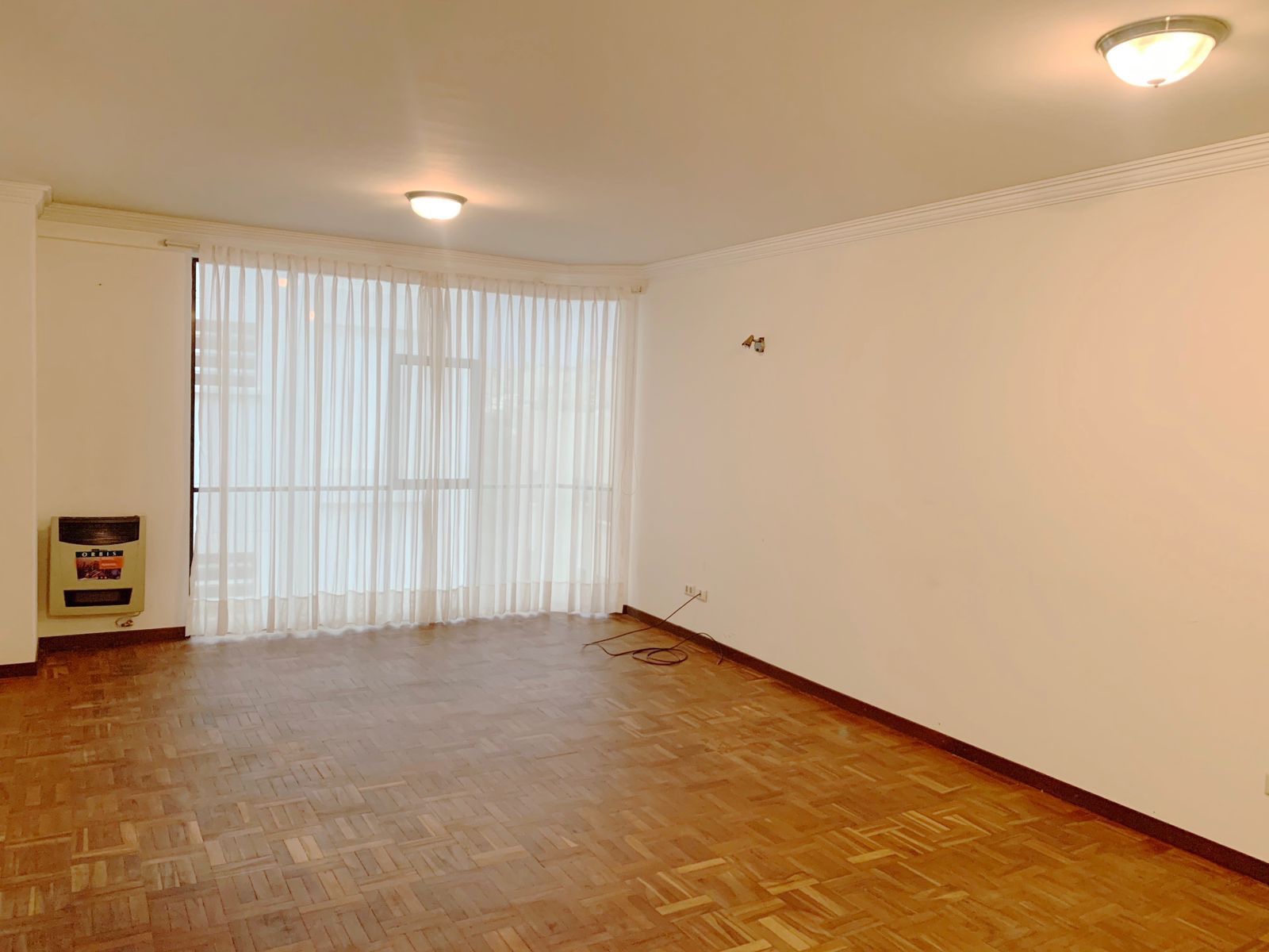 En Alquiler a $us 450 Foto 1