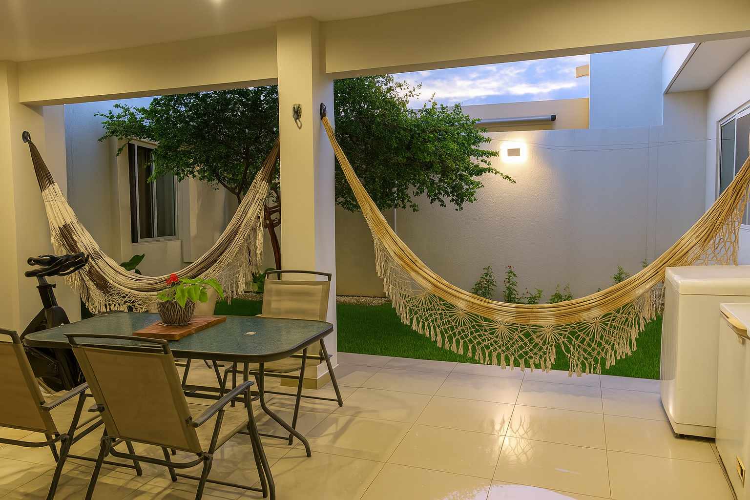 Casa en VentaZONA NORTE POR LA AV. G77 3 dormitorios 3 baños 2 parqueos Foto 3