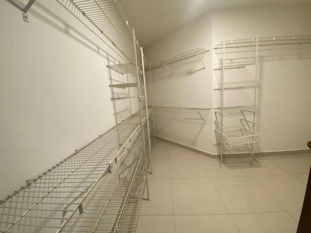 En Alquiler a $us 1,800 Foto 12