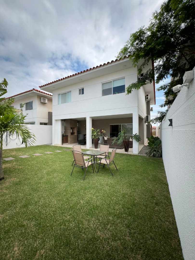 Casa en VentaCOND. BOSQUES DE LA COLINA, ZONA NORTE Foto 12