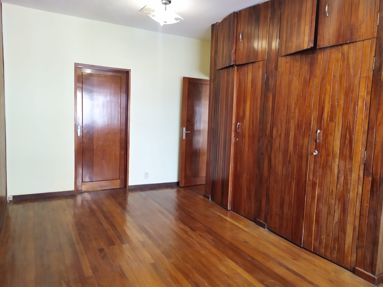 Casa en Miraflores en La Paz 4 dormitorios 4 baños 3 parqueos Foto 14