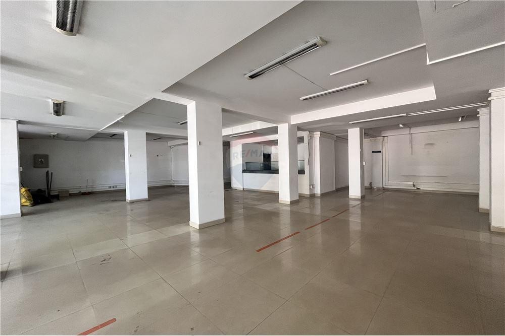 Local comercial en Noroeste en Cochabamba  2 baños  Foto 3