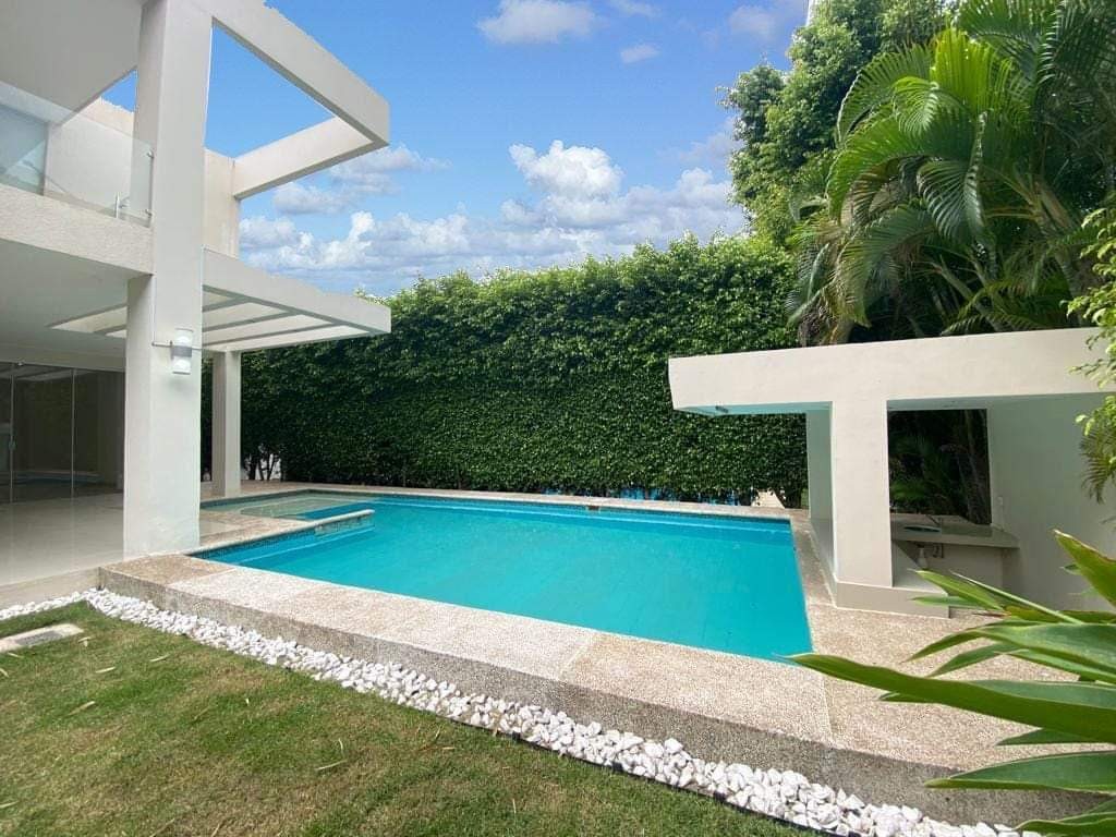 Casa en AlquilerURUBÓ 
Condominio Colinas del Urubó 
Sector 1 Foto 6