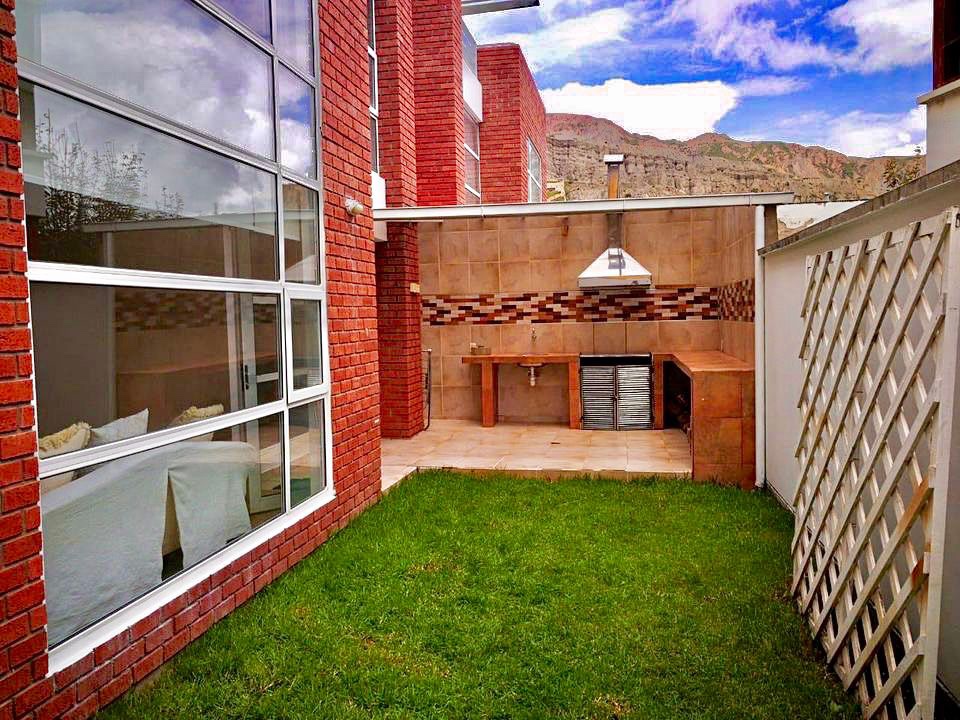 Casa en Los Pinos en La Paz 4 dormitorios 5 baños 2 parqueos Foto 32