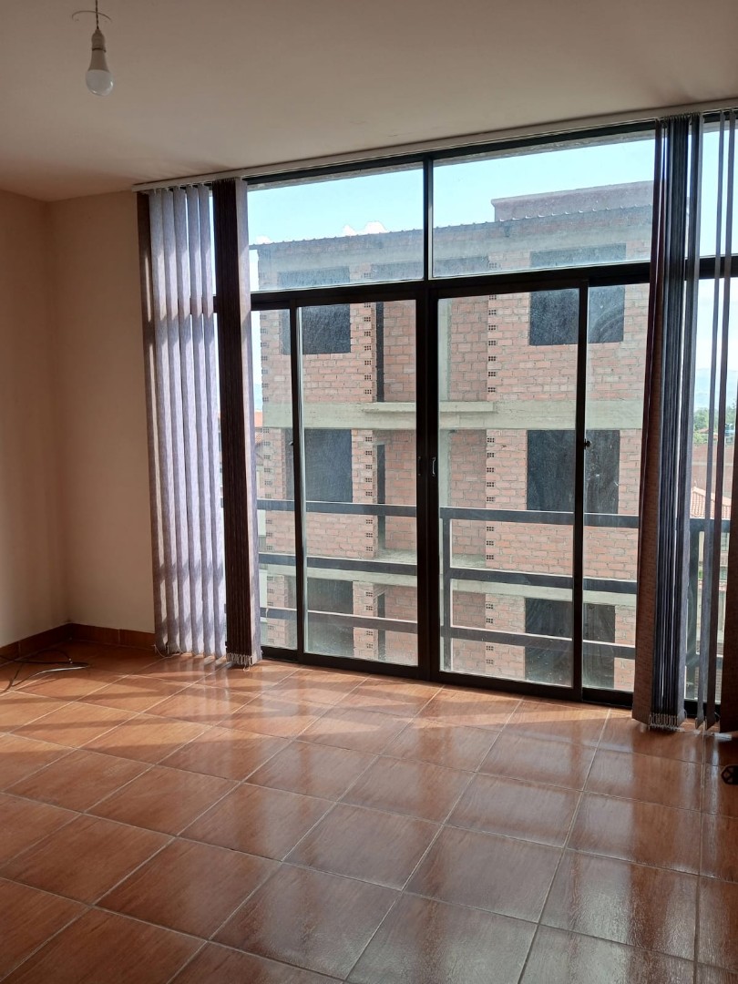 Departamento BS.2000.- DEPARTAMENTO 3DOR+ GARAJE + EXPENSAS INM. TIQUIPAYA UNIVALLE Foto 6