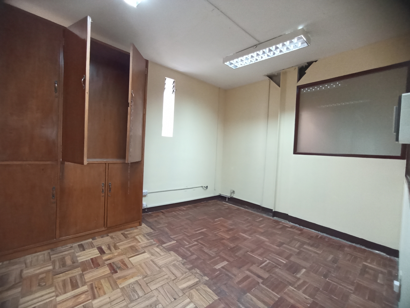 Oficina en Miraflores en La Paz 13 dormitorios 5 baños 2 parqueos Foto 16