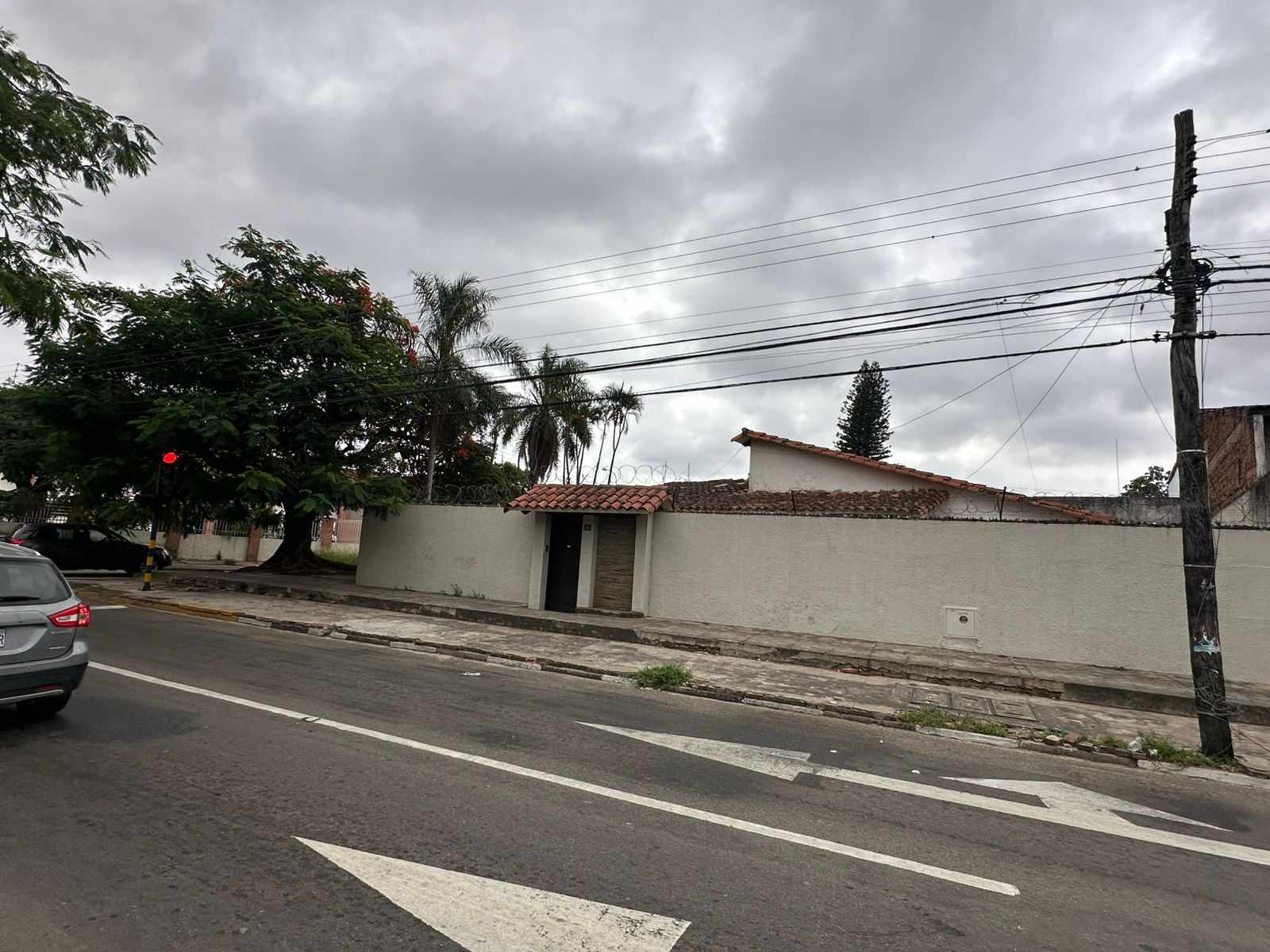Casa en Entre 2do y 3er anillo Norte en Santa Cruz de la Sierra 4 dormitorios 4 baños 3 parqueos Foto 1