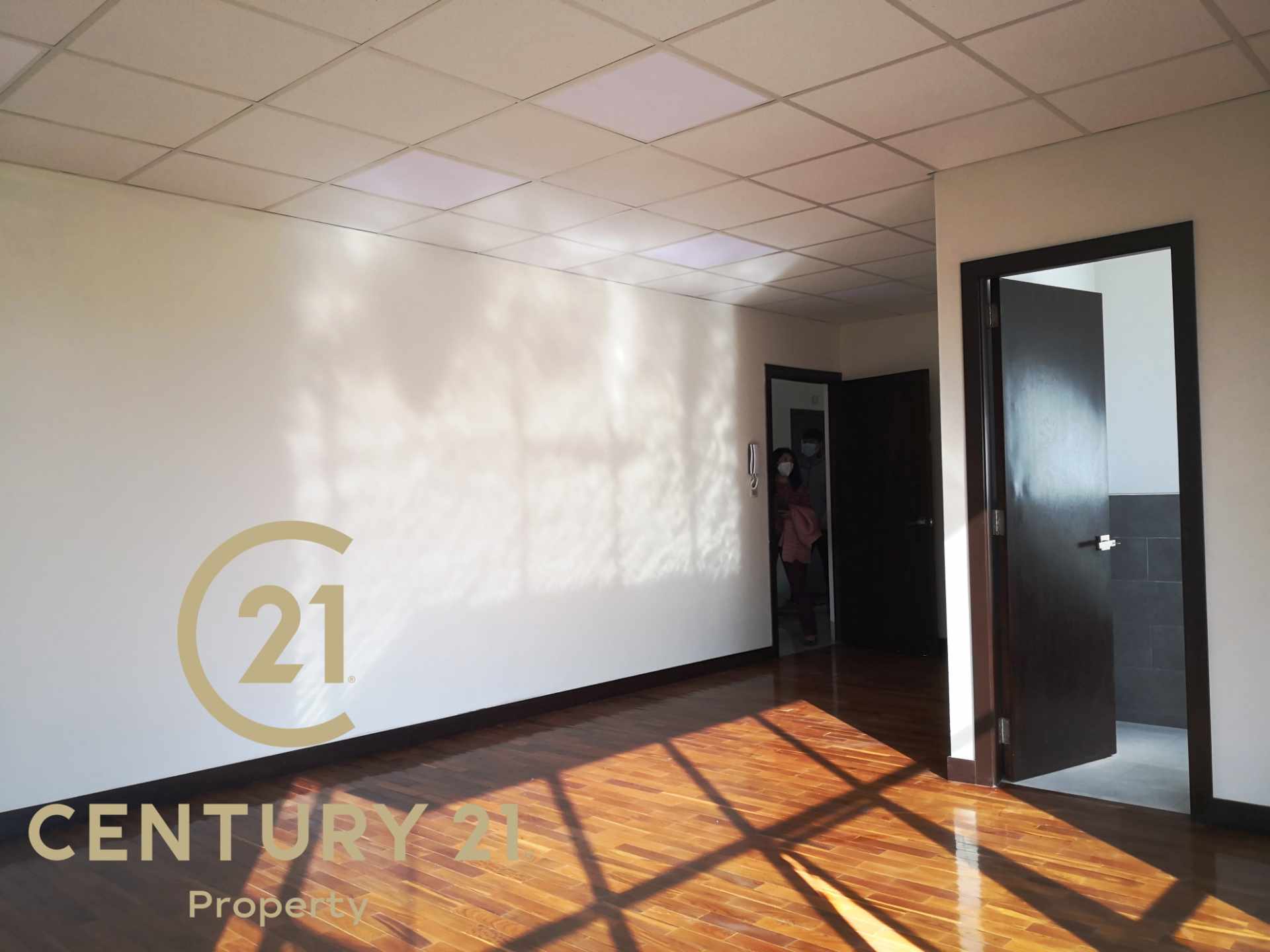 Oficina Av. Hugo Estrada Edificio Torre Galeno Foto 8