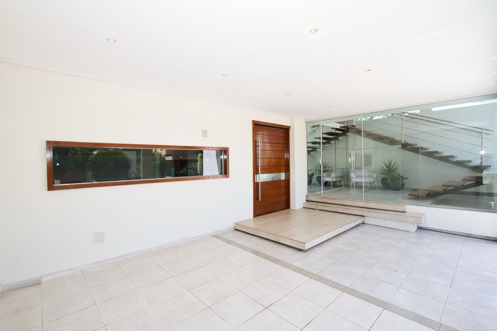 Casa en VentaURUBO Condominio Colinas La cañada 4 dormitorios 7 baños 4 parqueos Foto 3
