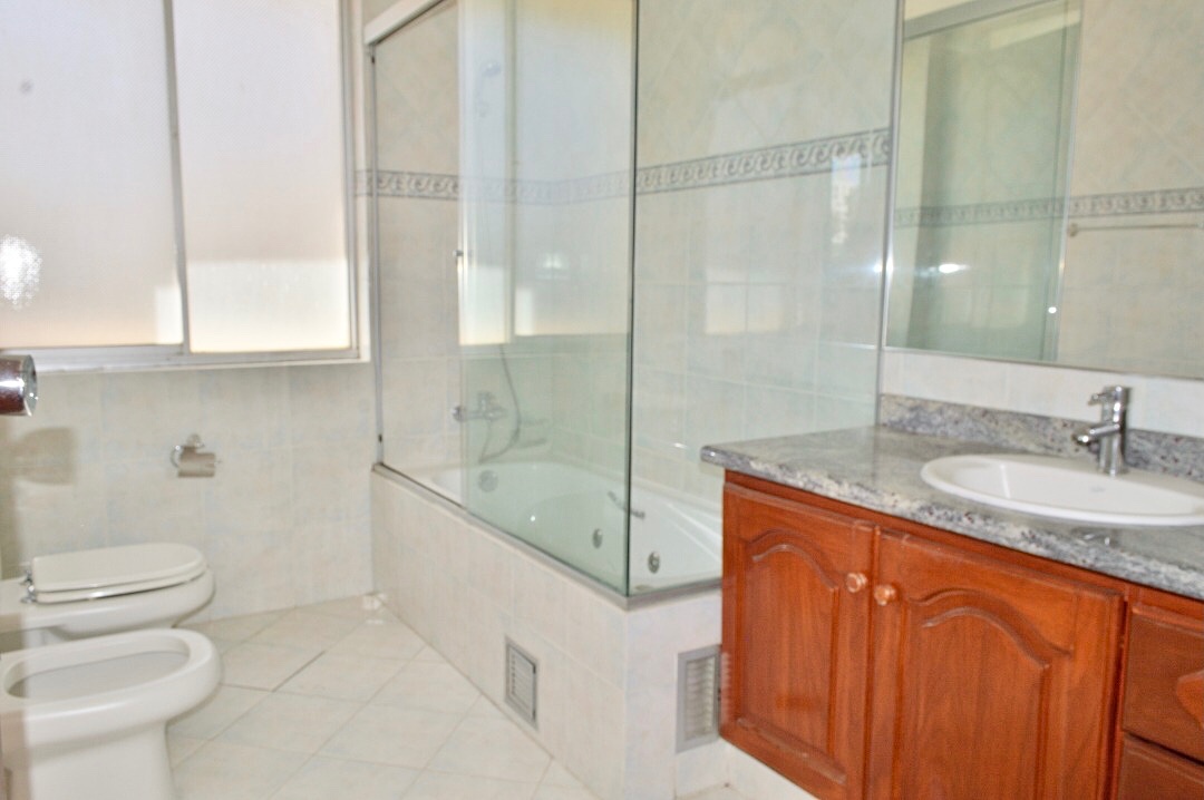 Casa CASA DE 5 DORMITORIOS EN ALQUILER, CALACOTO. PARA VIVIENDA Y OFICINA Foto 11