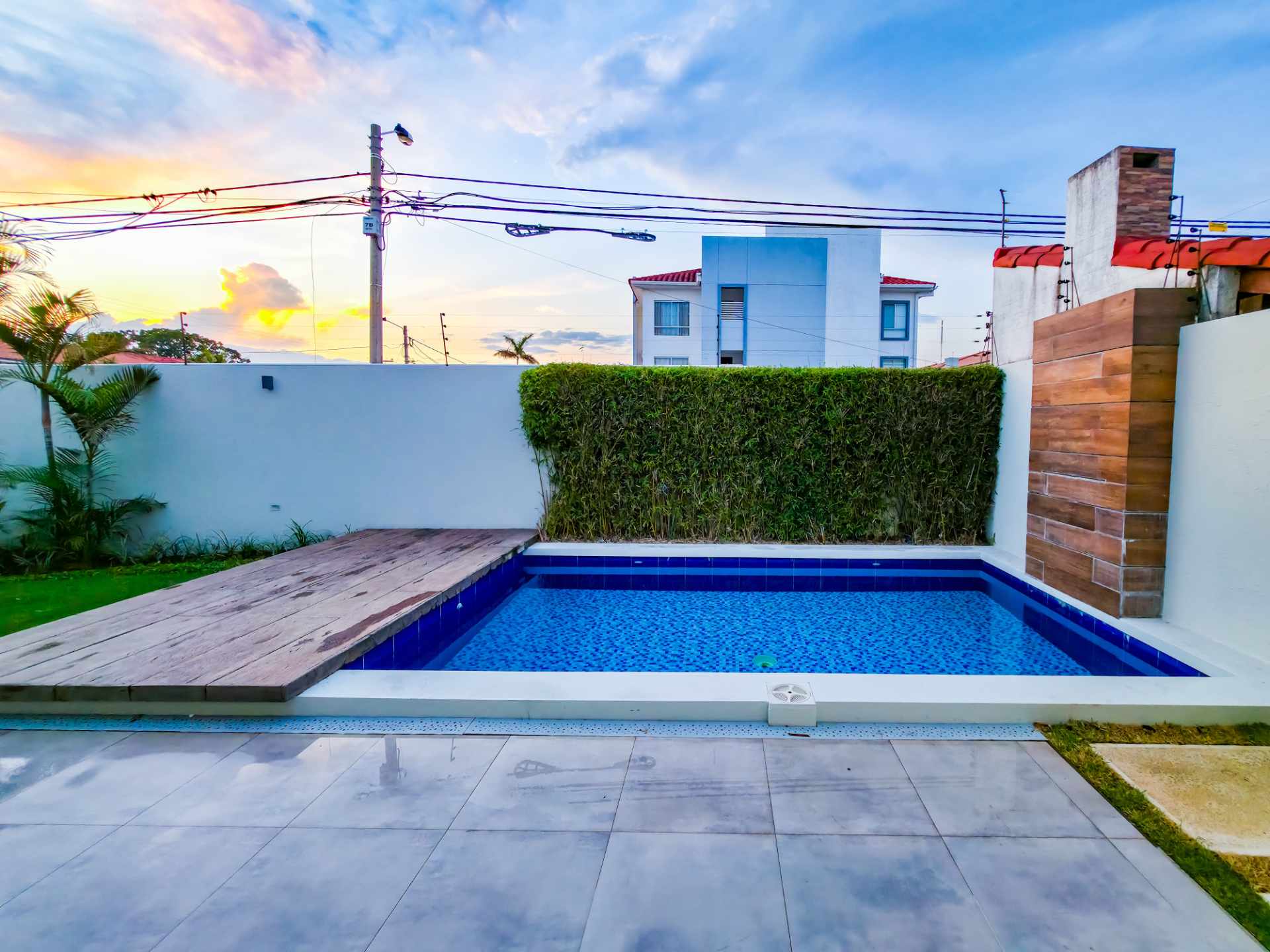 Casa en VentaAv Pirai 6to anillo Condominio Palma mallorca 4 dormitorios 4 baños 4 parqueos Foto 3