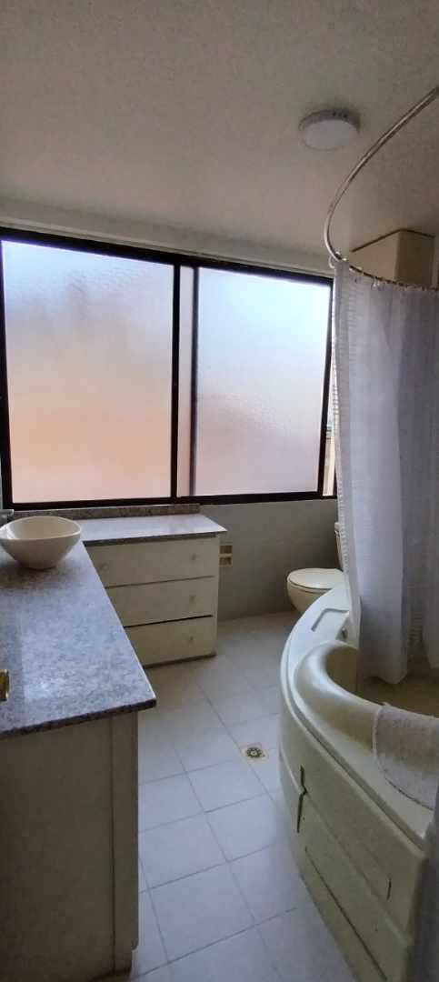 Departamento en AlquilerI R P A V I  3 dormitorios 4 baños 1 parqueos Foto 8