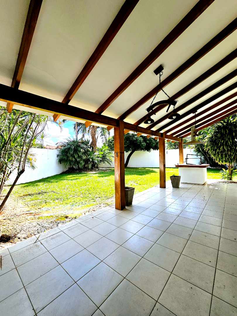 Casa en Entre 5to y 6to anillo Norte en Santa Cruz de la Sierra 3 dormitorios 3 baños 2 parqueos Foto 3